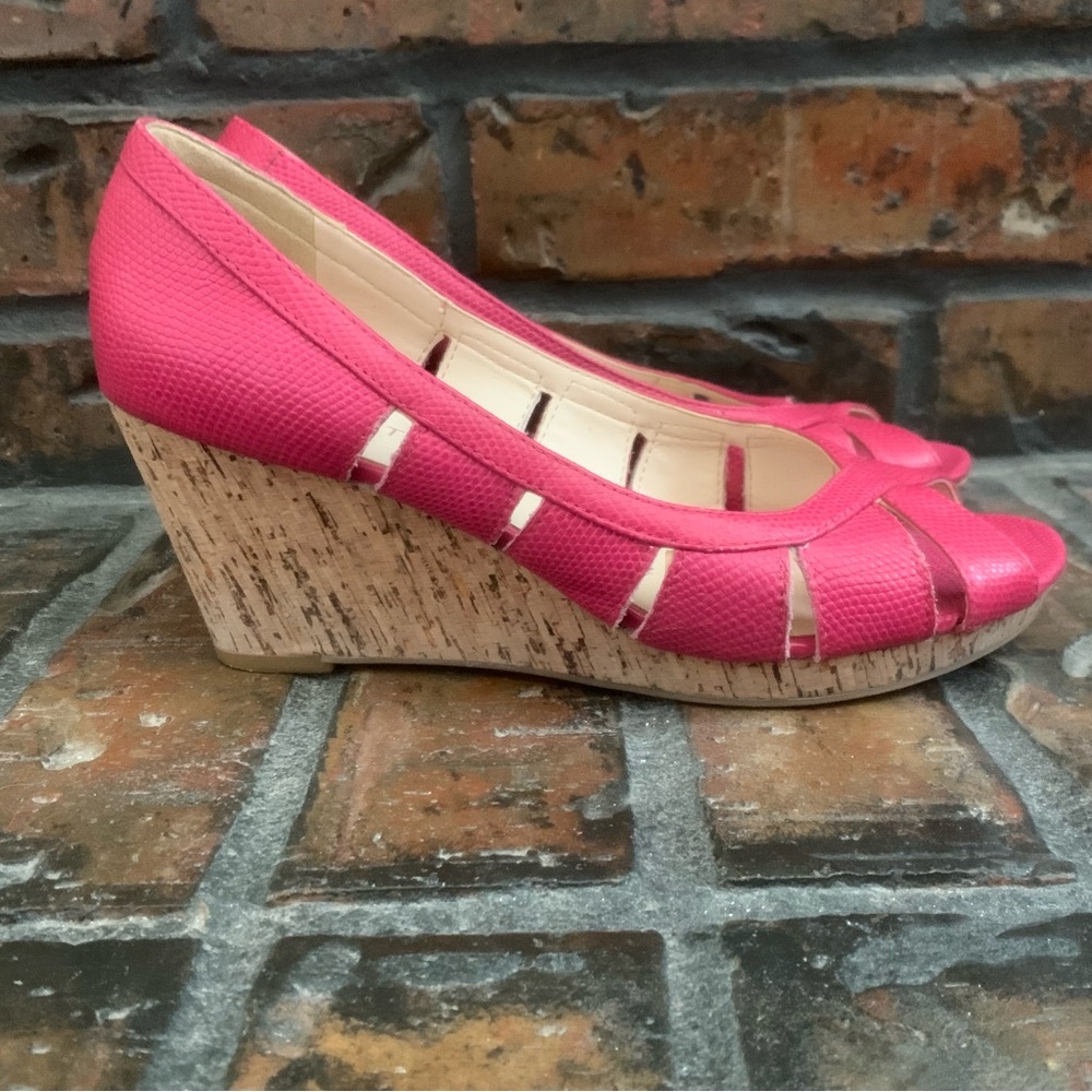 Nine West Ladies 7 Pink & Tan Cork Wedge Sandals Peep-Toe Leather Upper  Heels